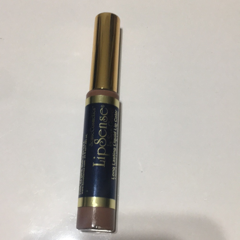🆕 unopened lip sense lip color